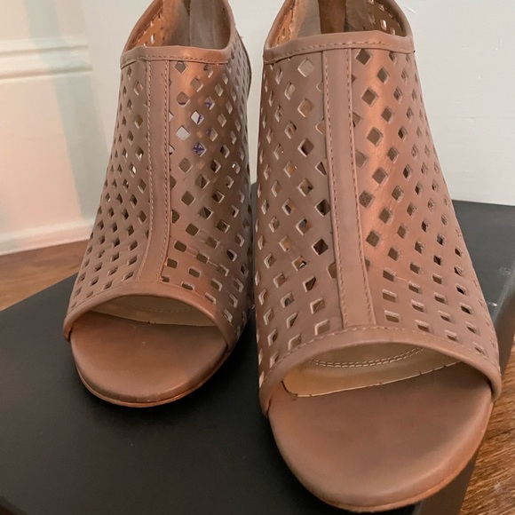 Cage open toe leather bootie - Picture 4 of 4